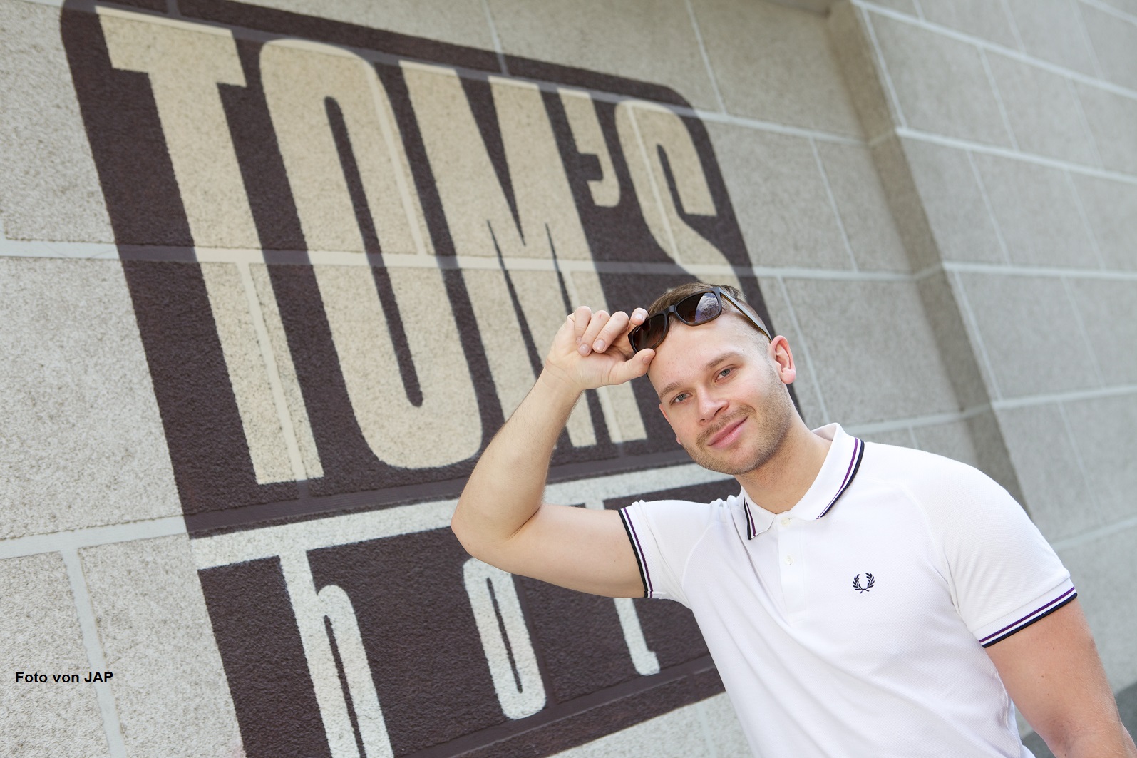 Tom's Hotel photo 3