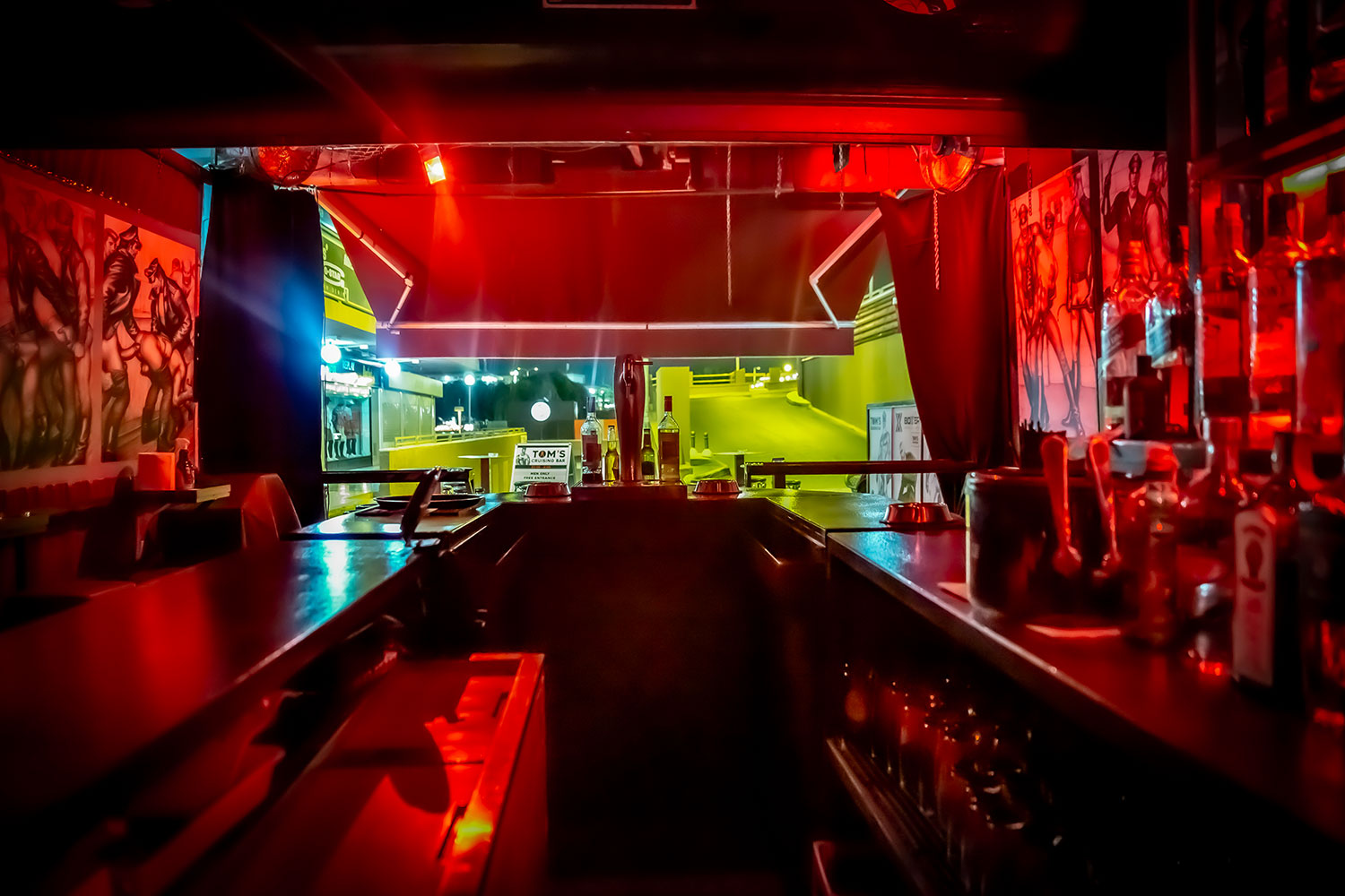 Tom's Cruising Bar photo 4