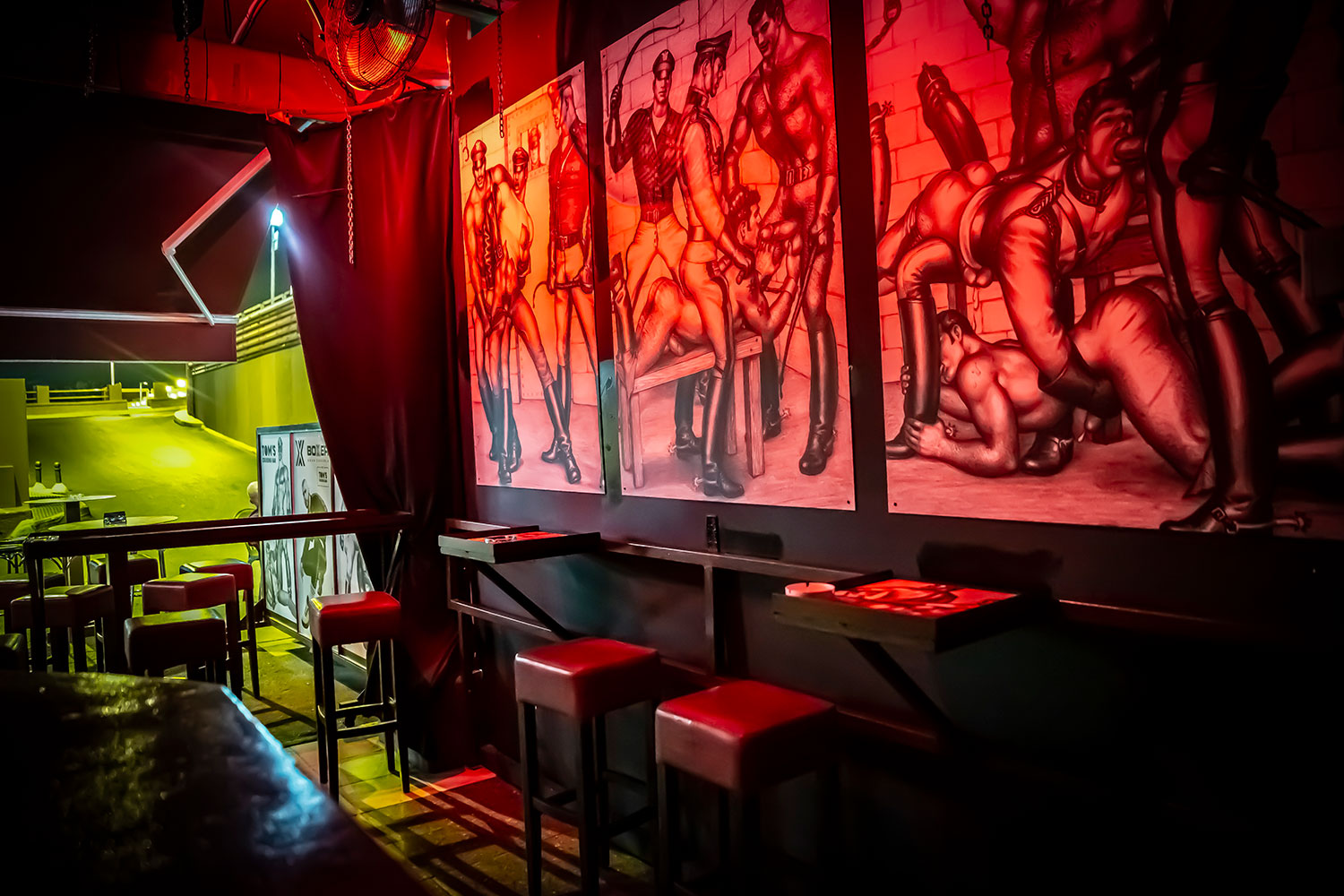 Tom's Cruising Bar photo 3